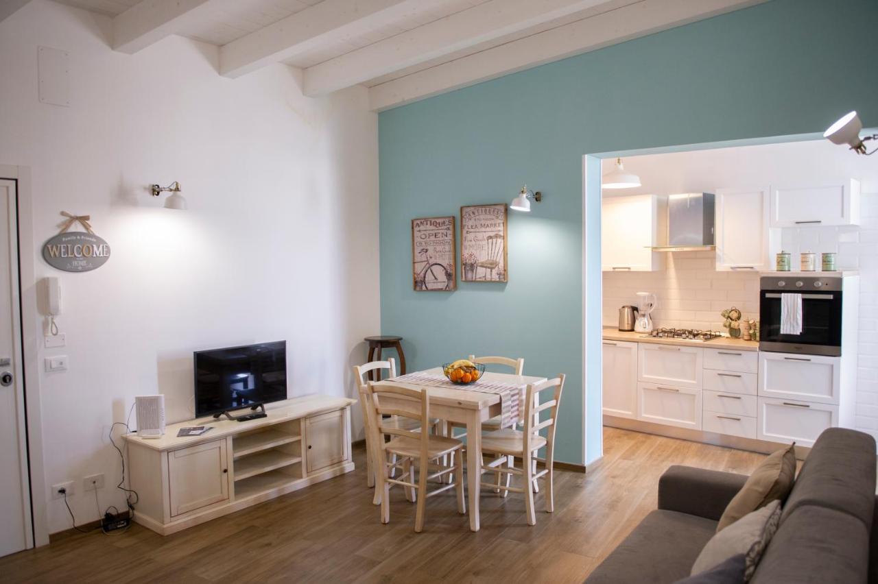 Color Apartment Monopoli Luaran gambar