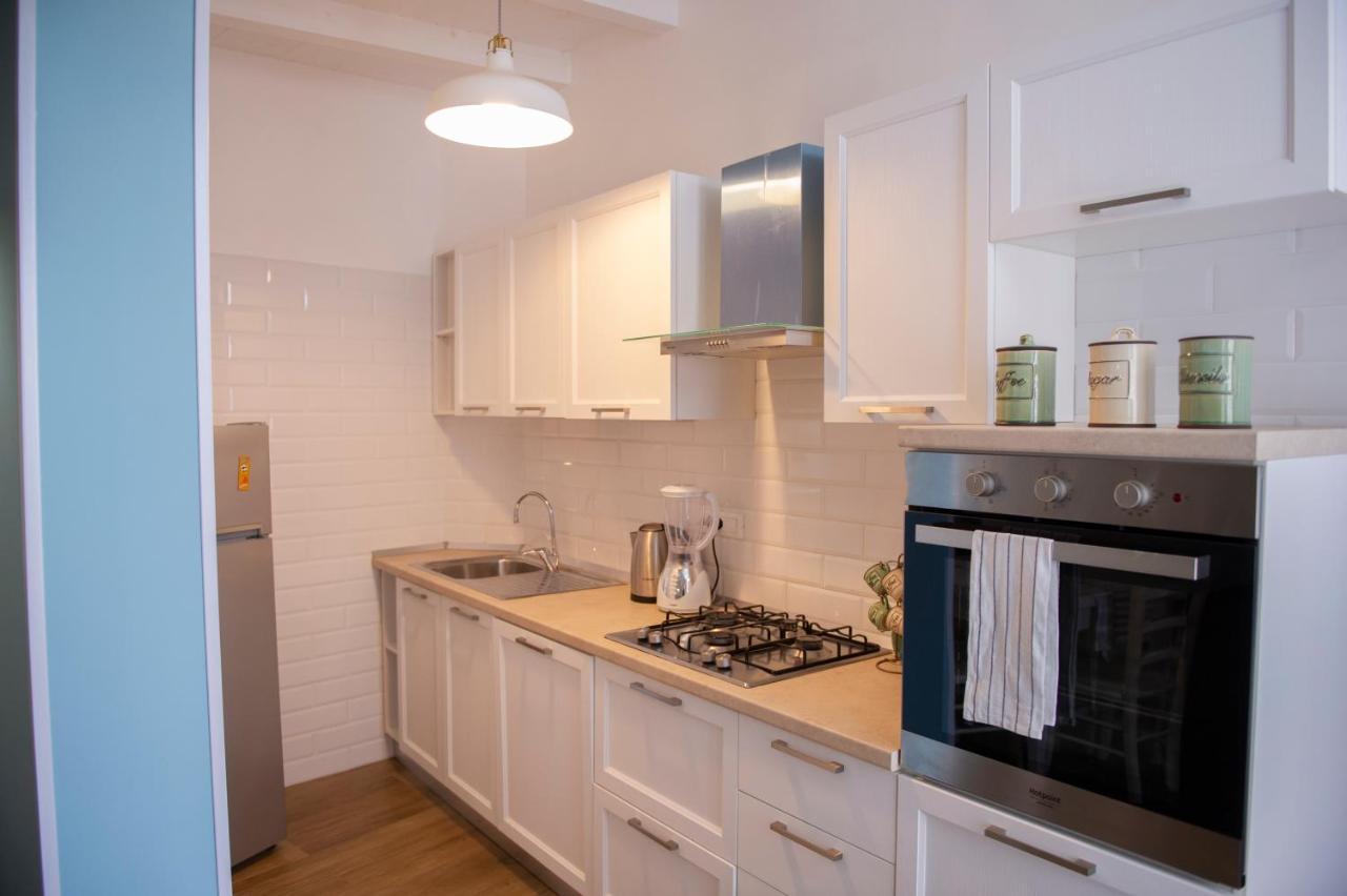 Color Apartment Monopoli Luaran gambar