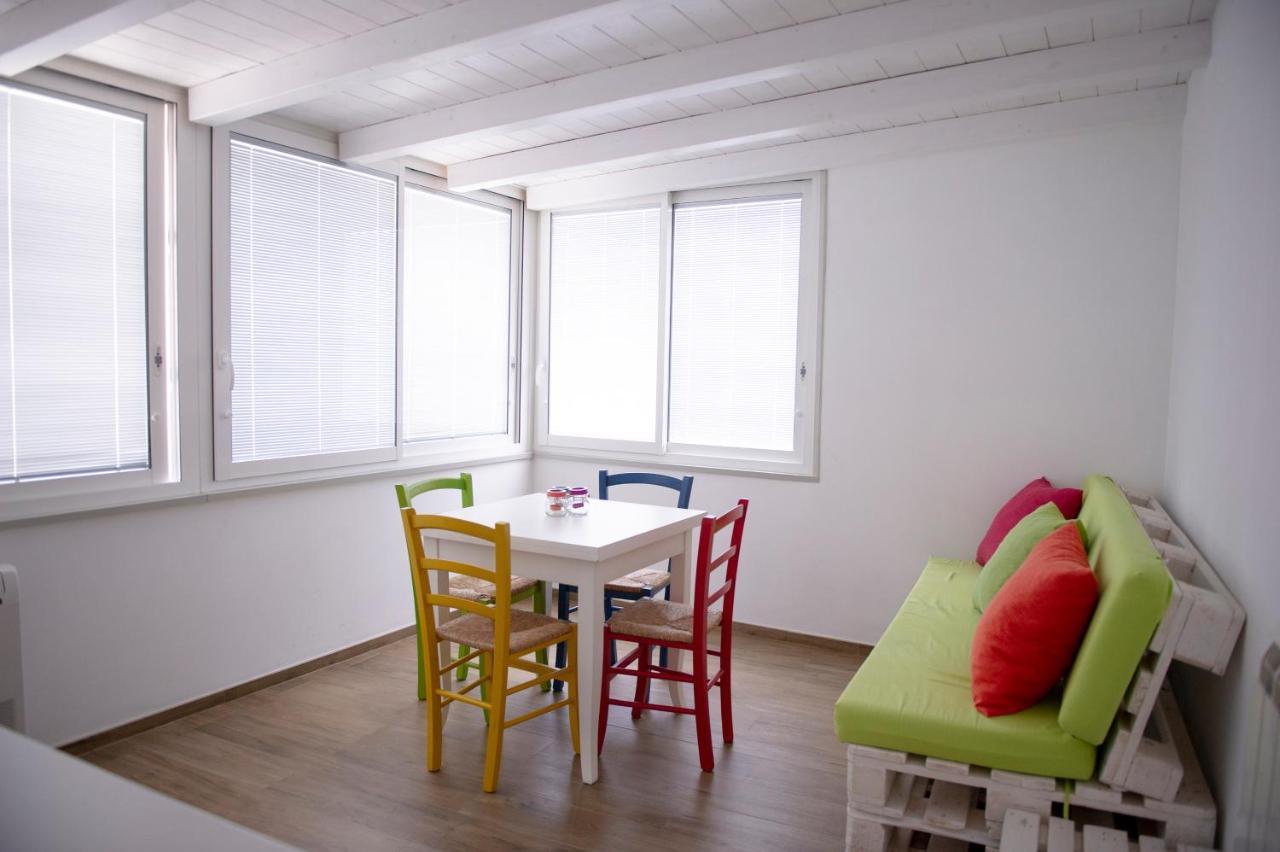 Color Apartment Monopoli Luaran gambar