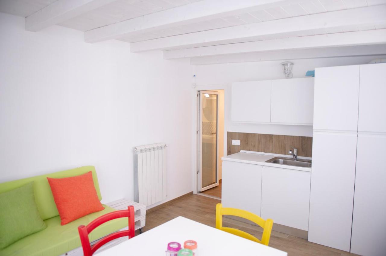 Color Apartment Monopoli Luaran gambar
