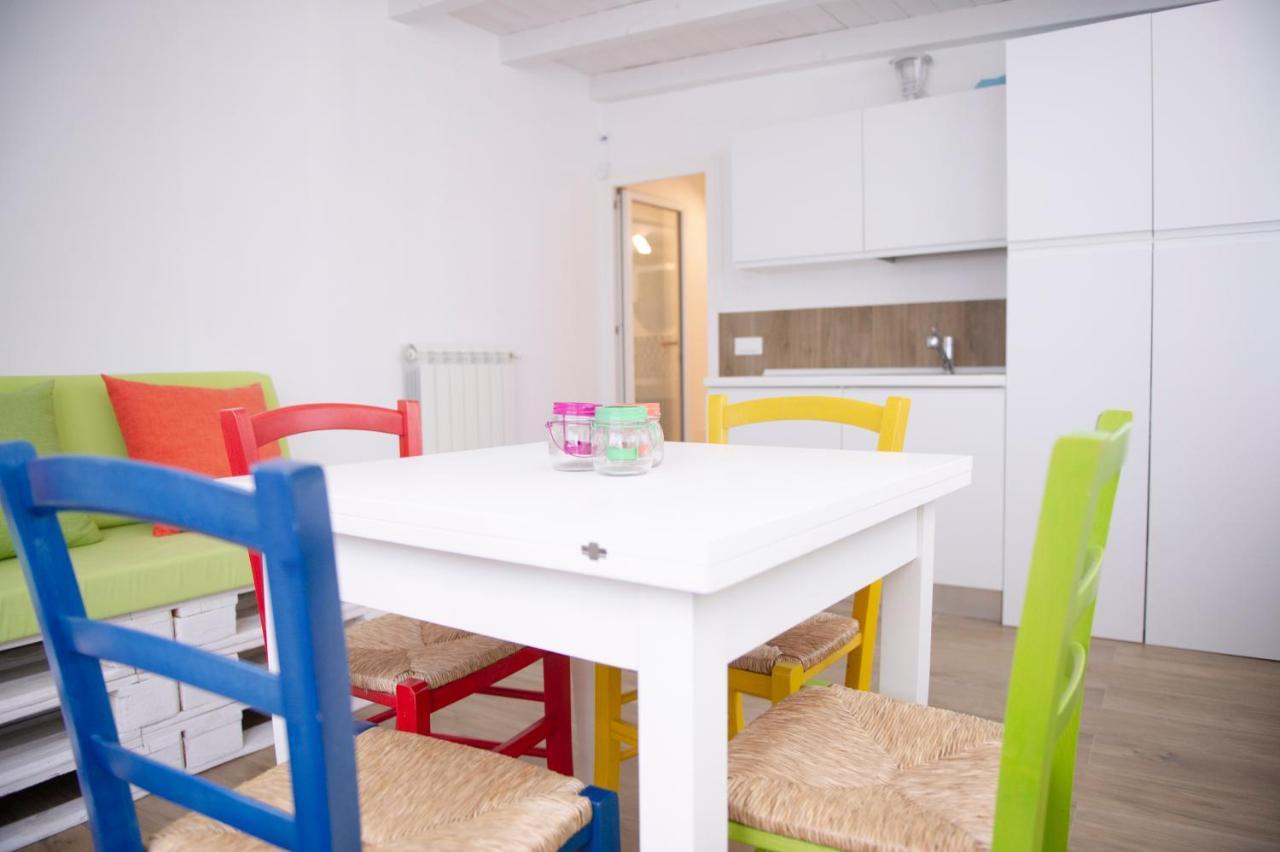 Color Apartment Monopoli Luaran gambar