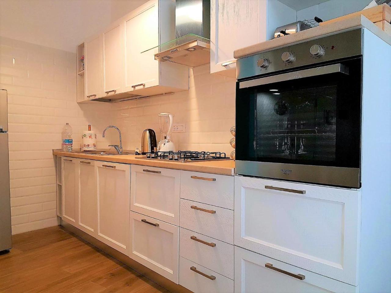 Color Apartment Monopoli Luaran gambar
