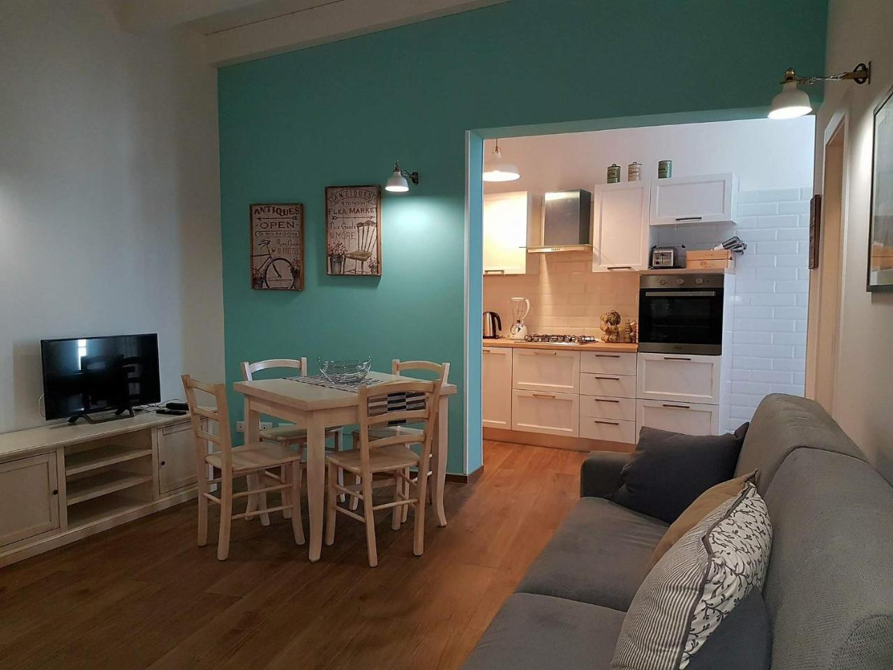Color Apartment Monopoli Luaran gambar