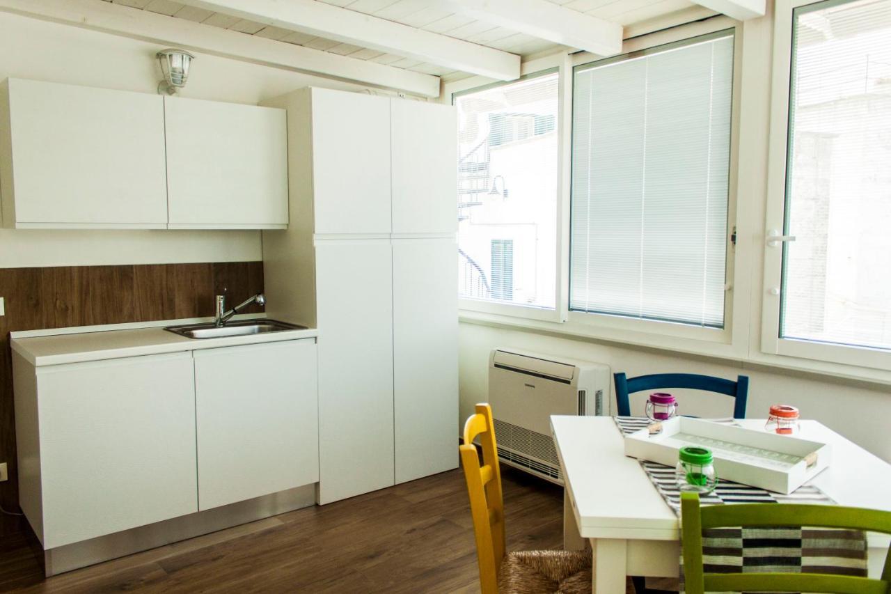 Color Apartment Monopoli Luaran gambar