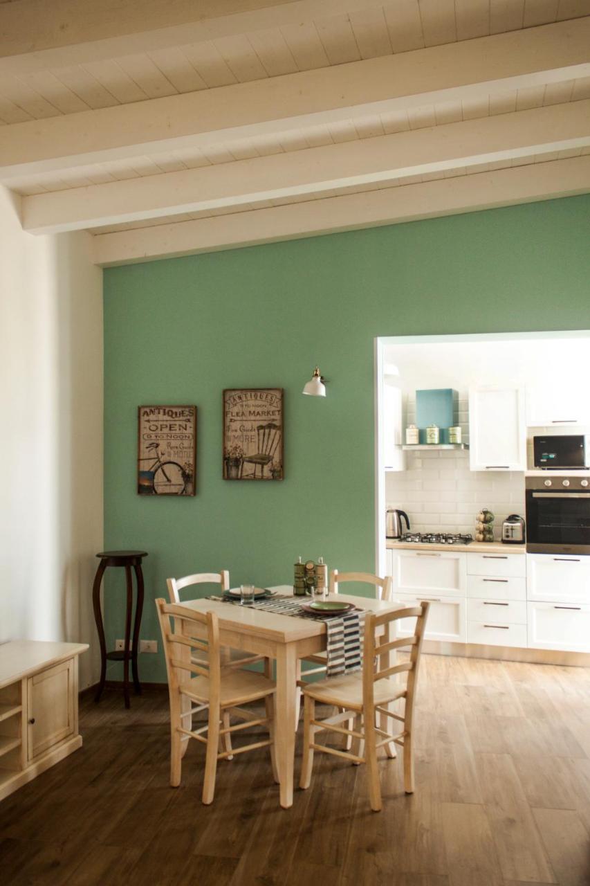 Color Apartment Monopoli Luaran gambar