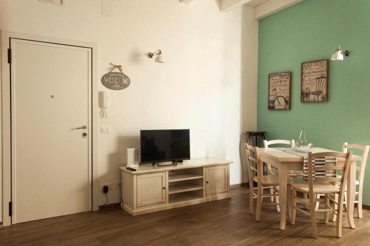 Color Apartment Monopoli Luaran gambar